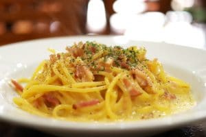 Pasta quattro formaggi e speck