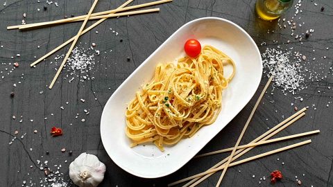Spaghetti aglio olio e peperoncini