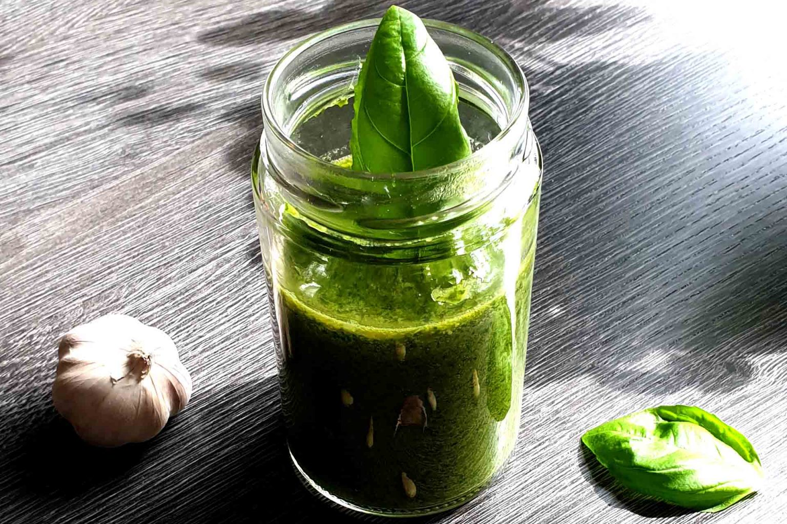 Petersilien Pesto - köstliches 10 Minuten Rezept Petersilien Pesto - köstliches 10 Minuten Rezept