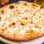 Pizza quattro formaggi