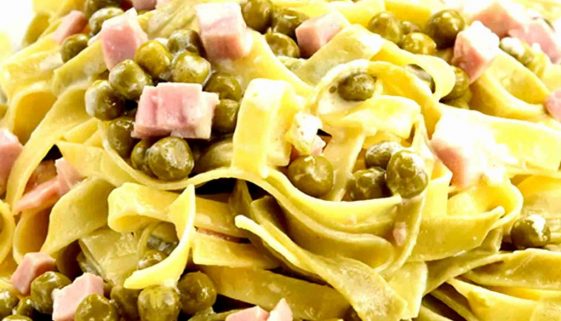 Pasta mit Schinken und Erbsen original italienisches Rezept