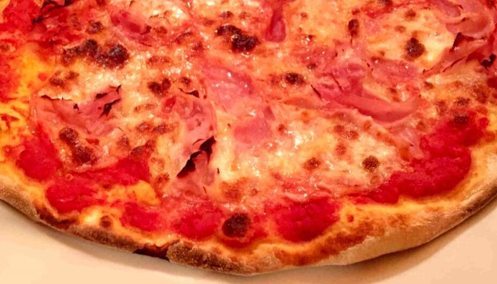 Pizza prosciutto