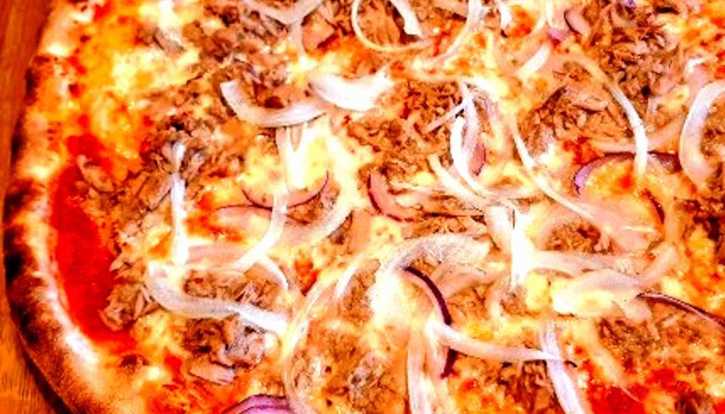 Pizza tonno