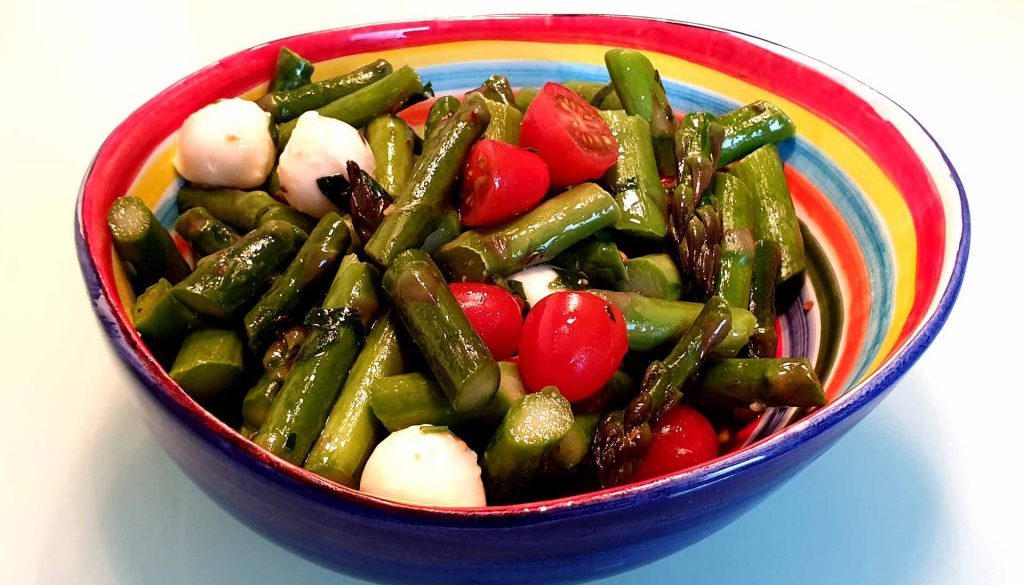 Spargelsalat mit Mozzarella