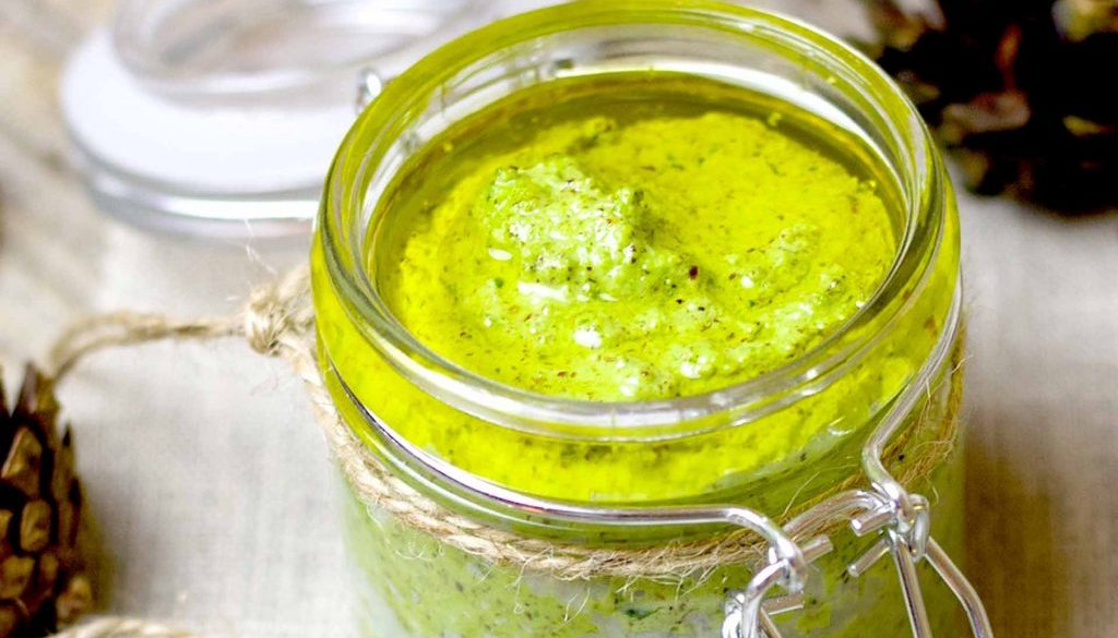 Petersilien Pesto mit Pinienkernen - Soße, Aufstrich &amp; Dip