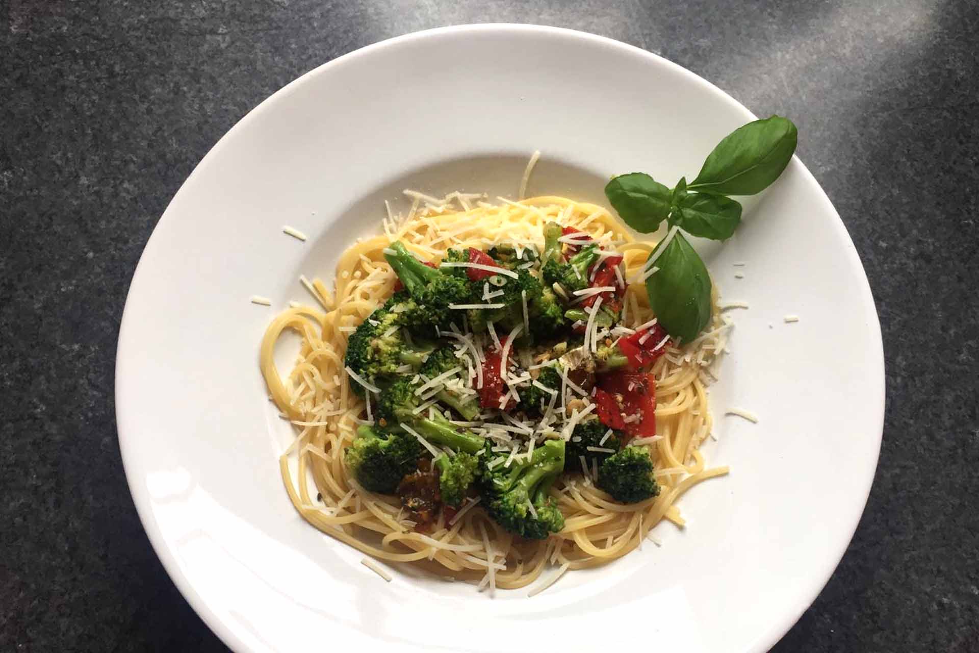 Spaghetti Mit Brokkolisauce Und Mandeln - Rezepte Suchen