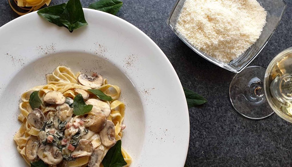 Pasta mit Spinat und Pilzen