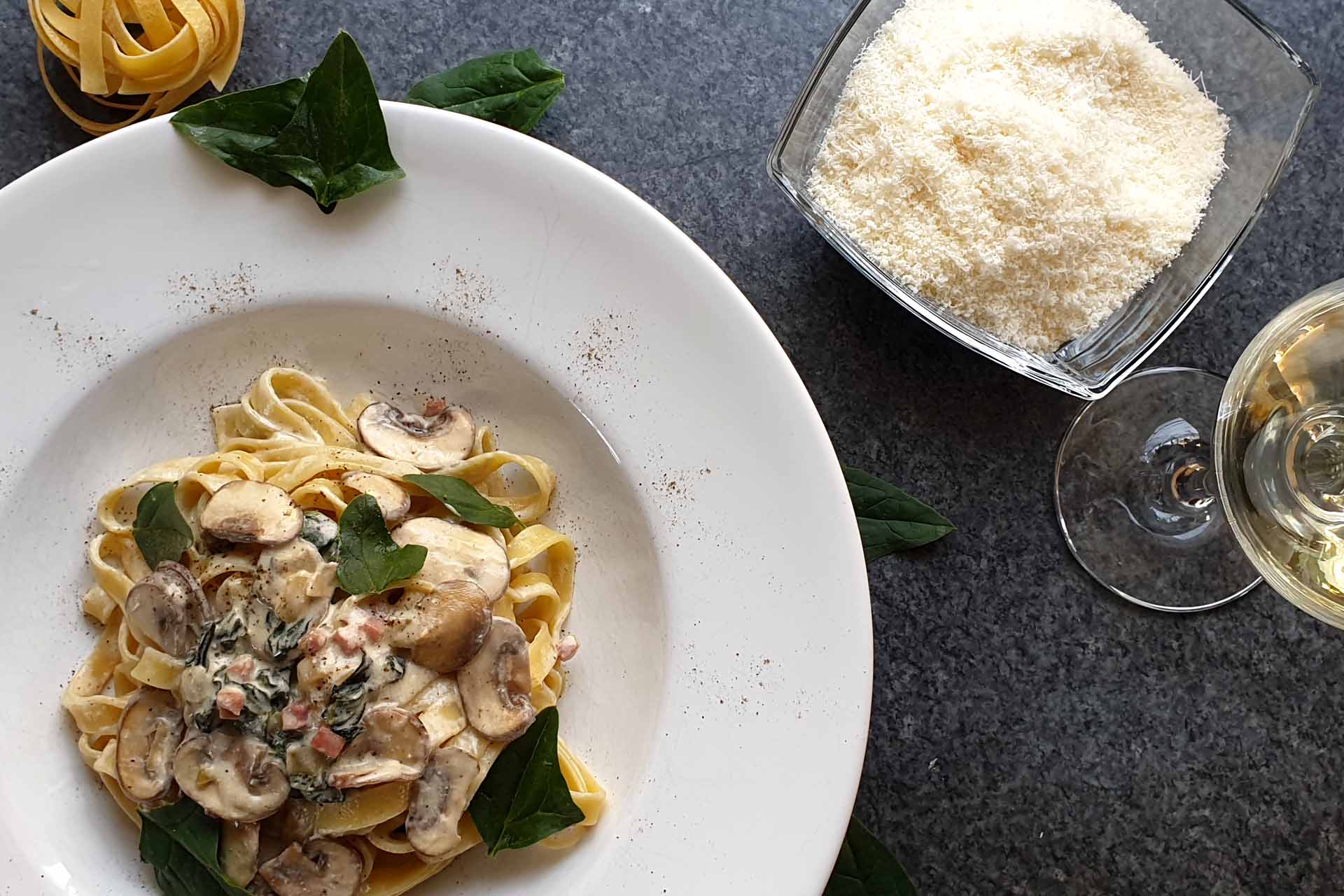 Pasta mit Spinat und Pilzen - nach original italienischem Rezept