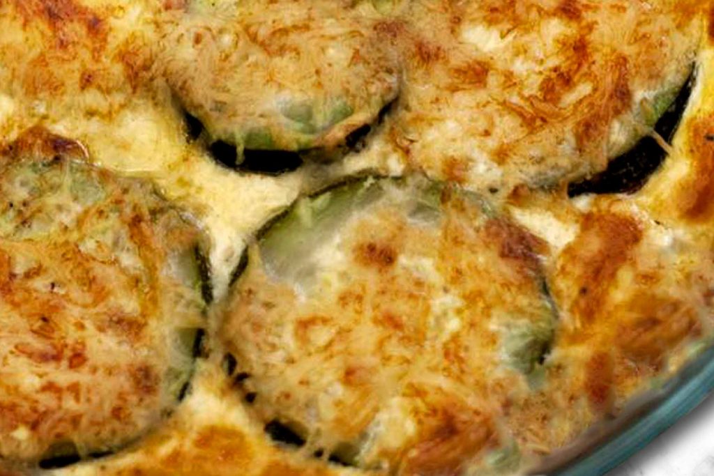 Baked zucchini with cheese