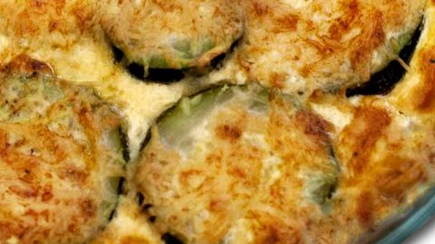 Baked zucchini with cheese