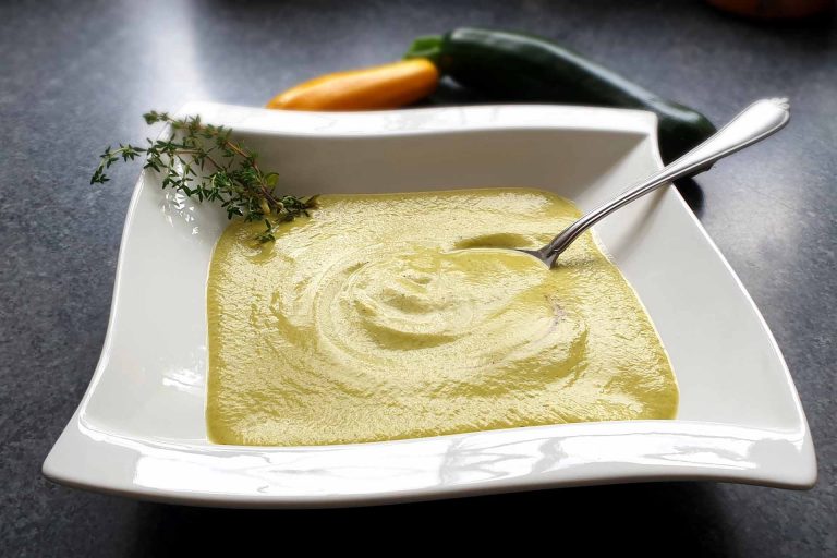 Zucchini cream soup