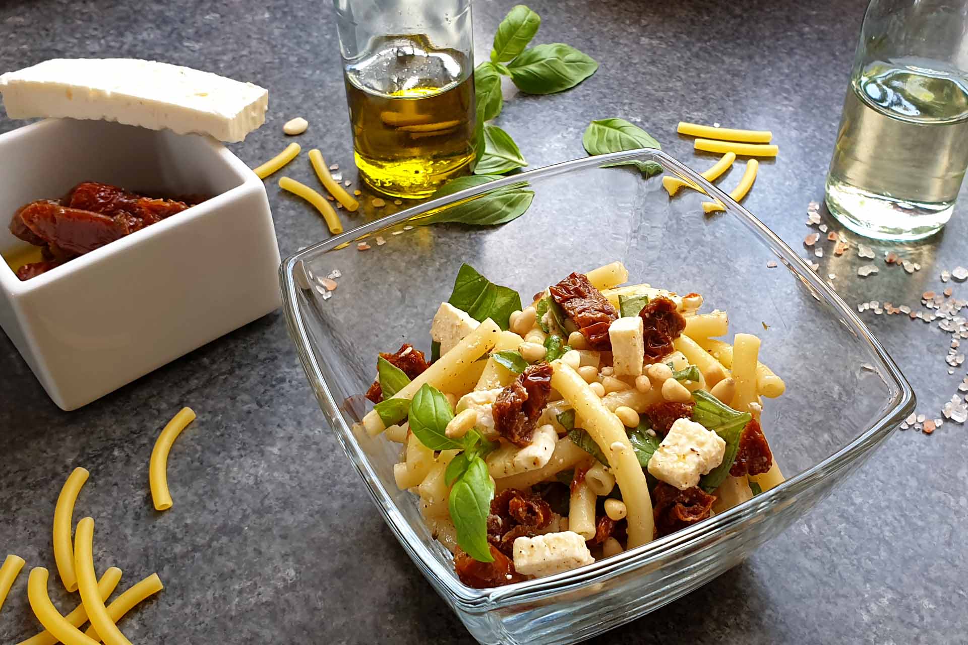 nudelsalat mit getrockneten tomaten