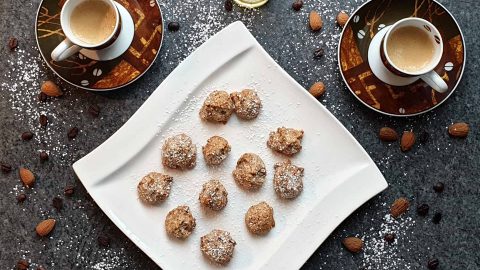 Amarettini cookies