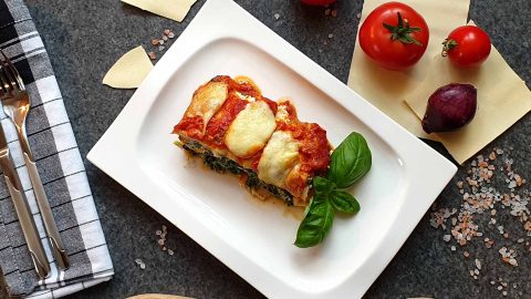 spinat ricotta lasagne mit tomatensauce