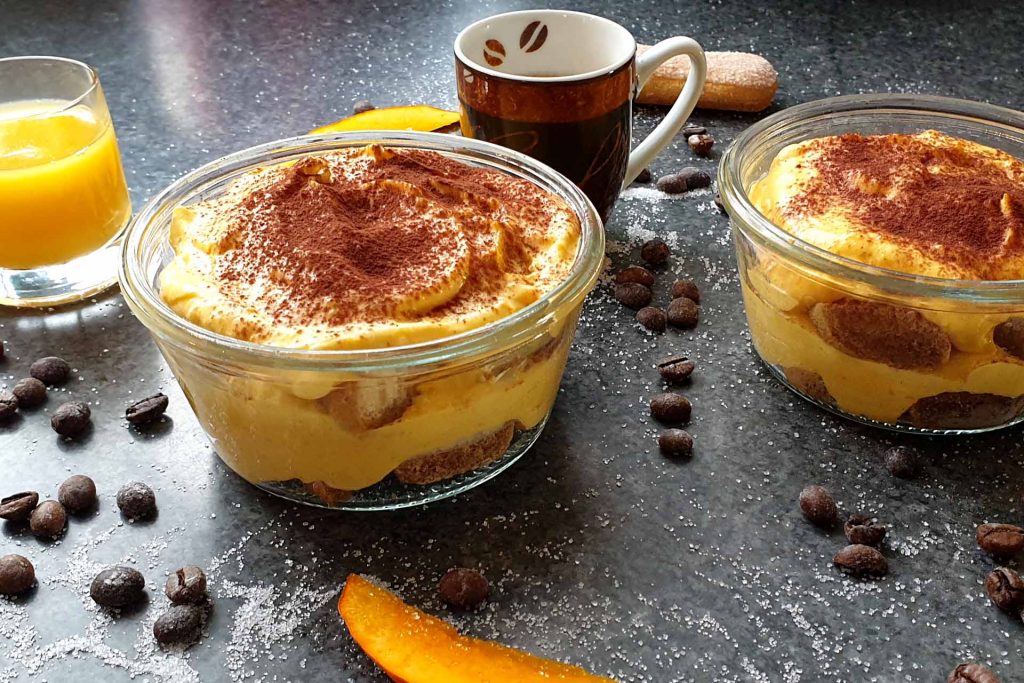 Orangen Tiramisu im Glas mit Mascarpone-Quark Creme