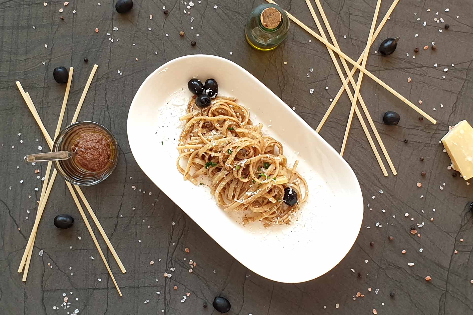 Olivenpesto mit Linguine