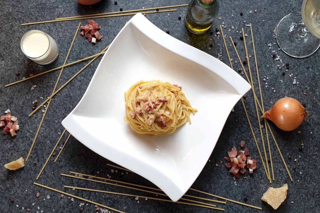 Spaghetti Carbonara mit Sahne Soße