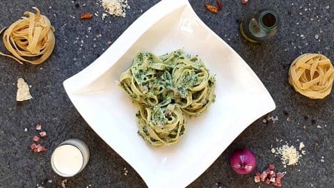 Tagliatelle with spinach and bacon