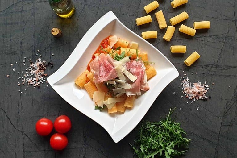 pasta mit parmaschinken und rucola