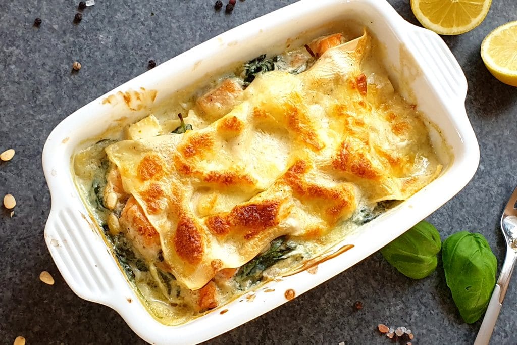 Salmon lasagna with spinach