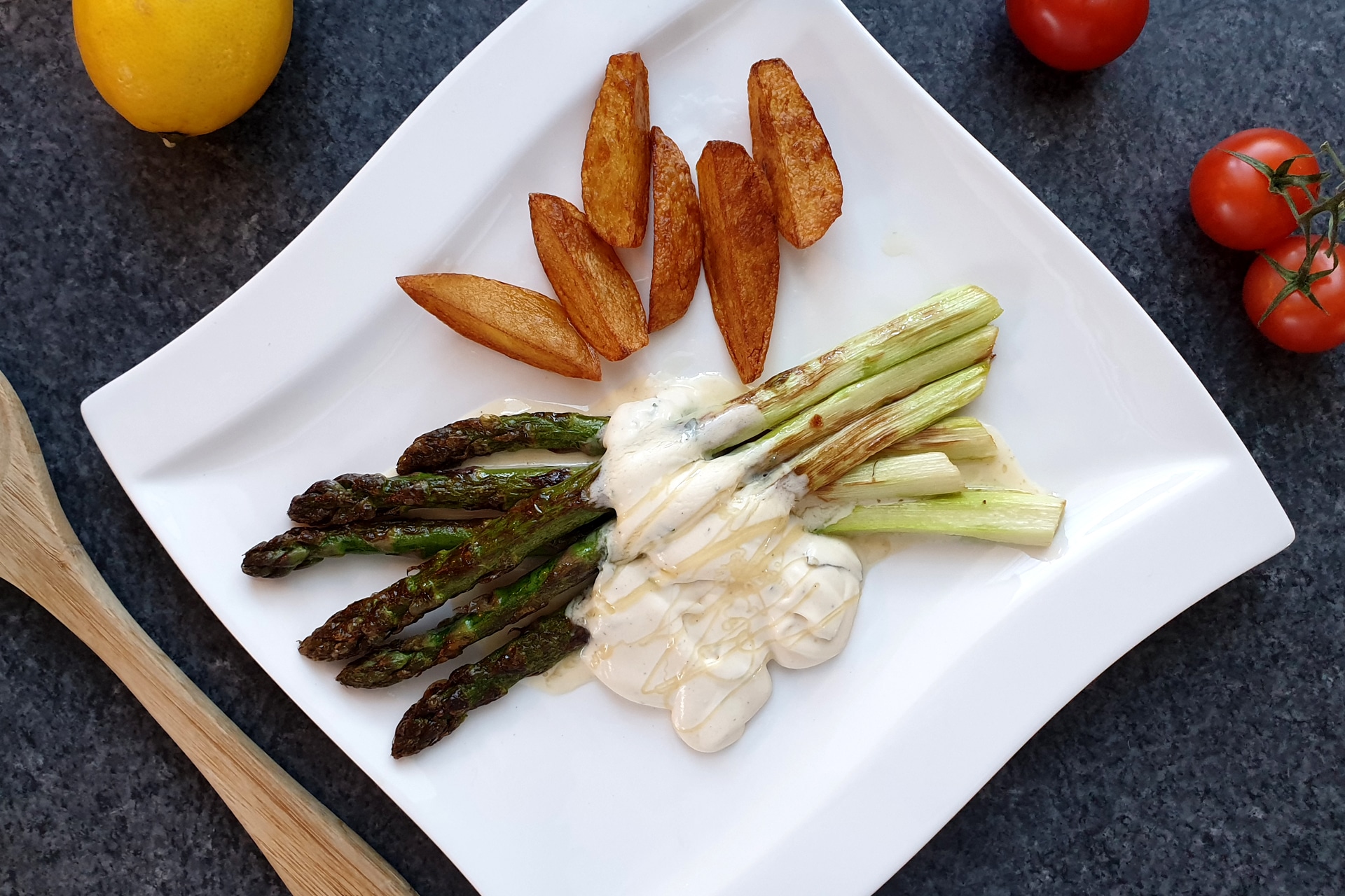 Gebratener grüner Spargel mit Mascarpone