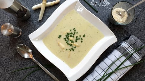 Cream of asparagus soup