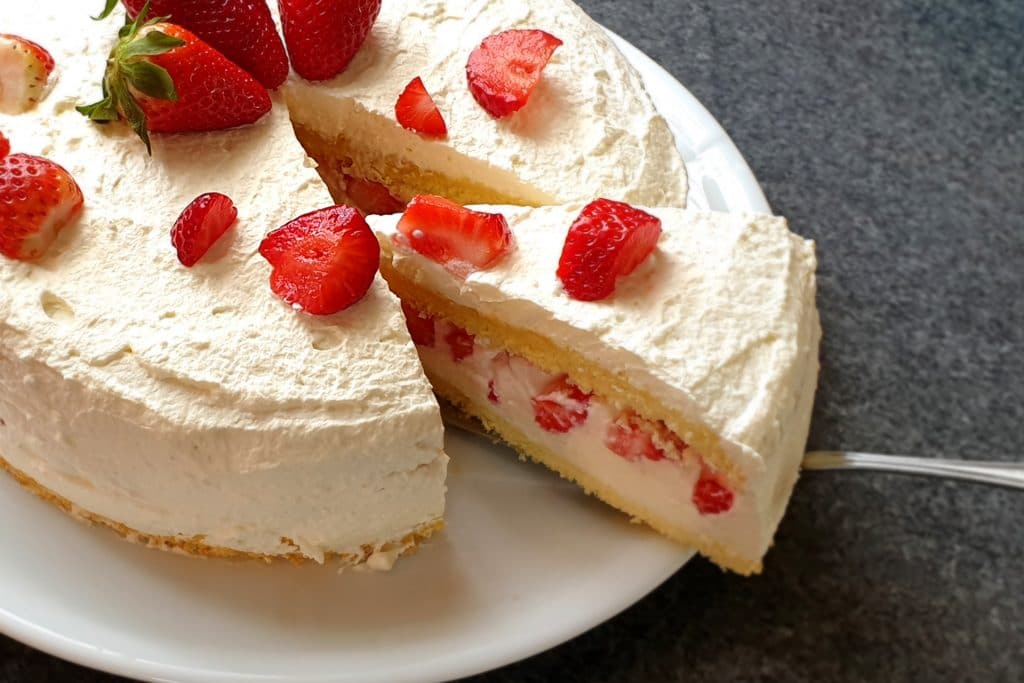 Strawberry ricotta cake