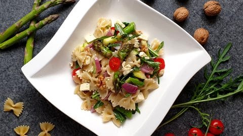 Pasta salad with asparagus