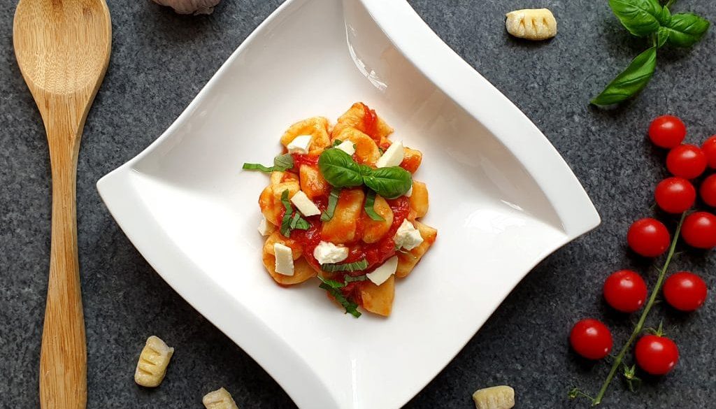Gnocchi mit Tomatensoße und Mozzarella - 30 Minuten Rezept