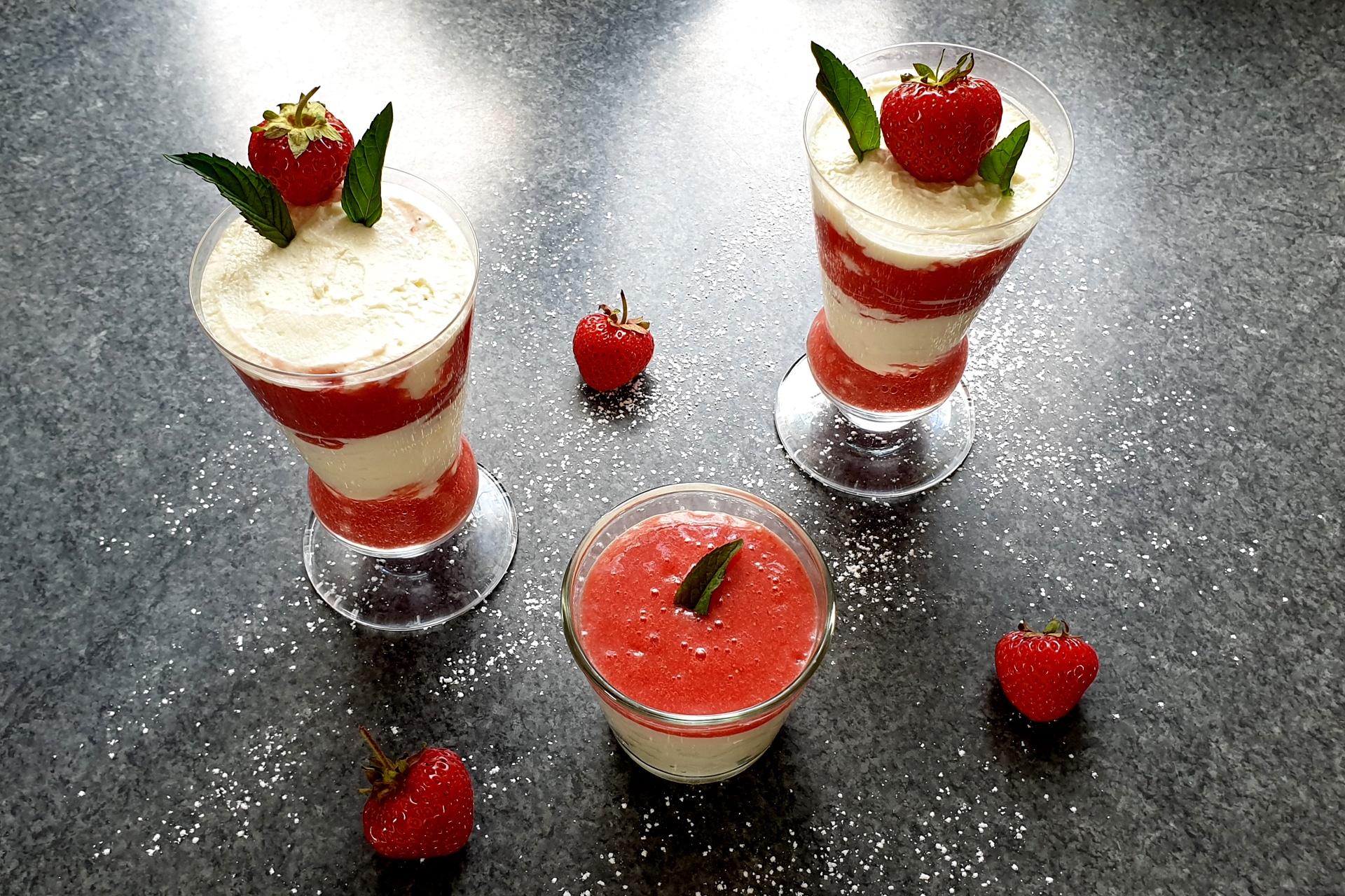 Strawberry mascarpone cream