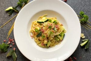 Spaghetti Carbonara mit Zucchini