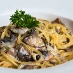 Pasta with mushrooms and cream