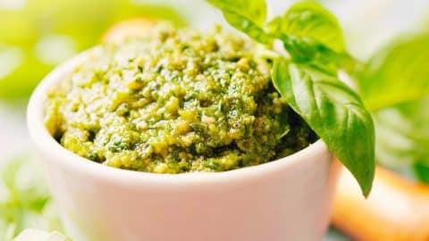 Asparagus pesto