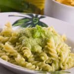 Pasta mit Zucchini Pesto