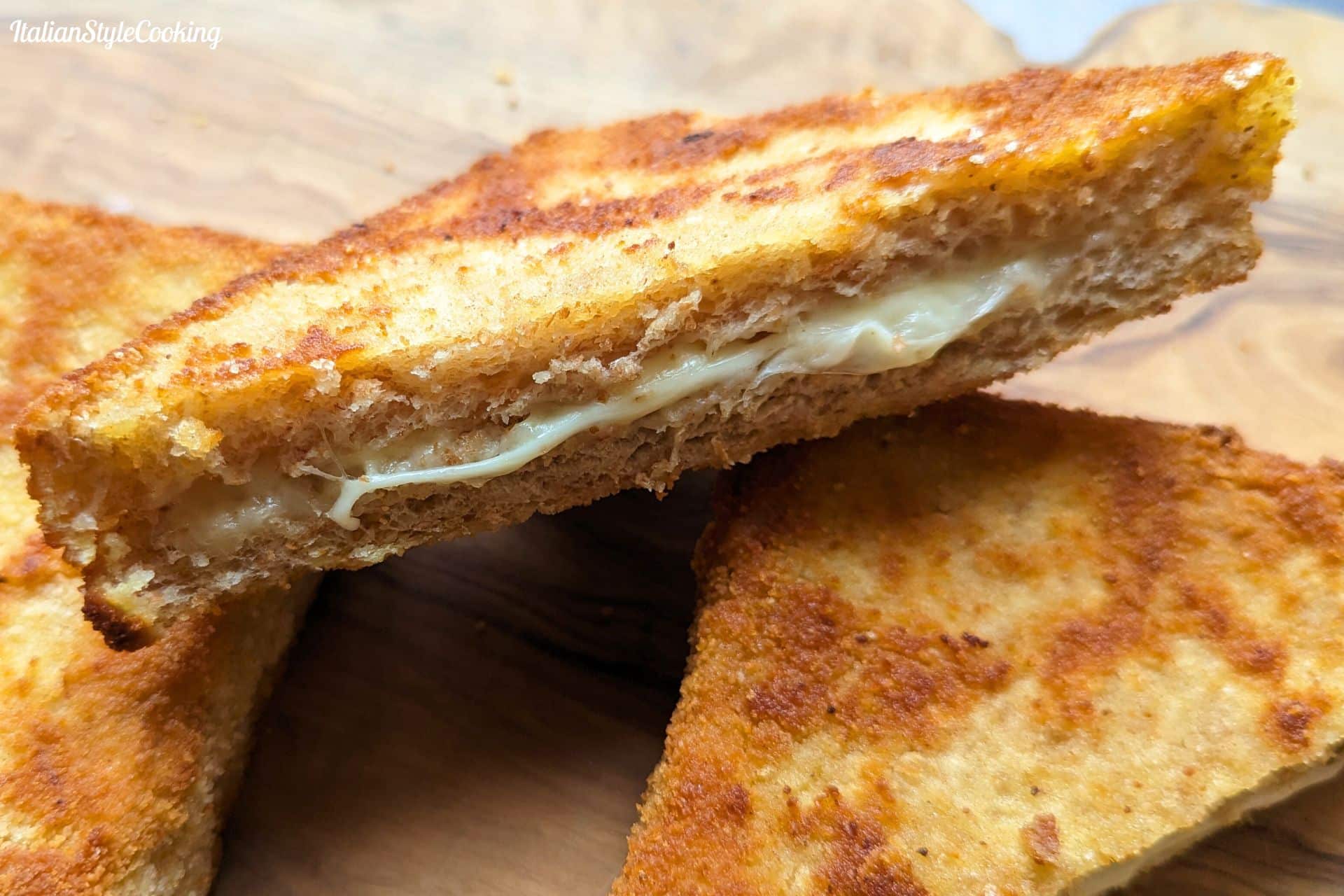 Mozzarella in carrozza