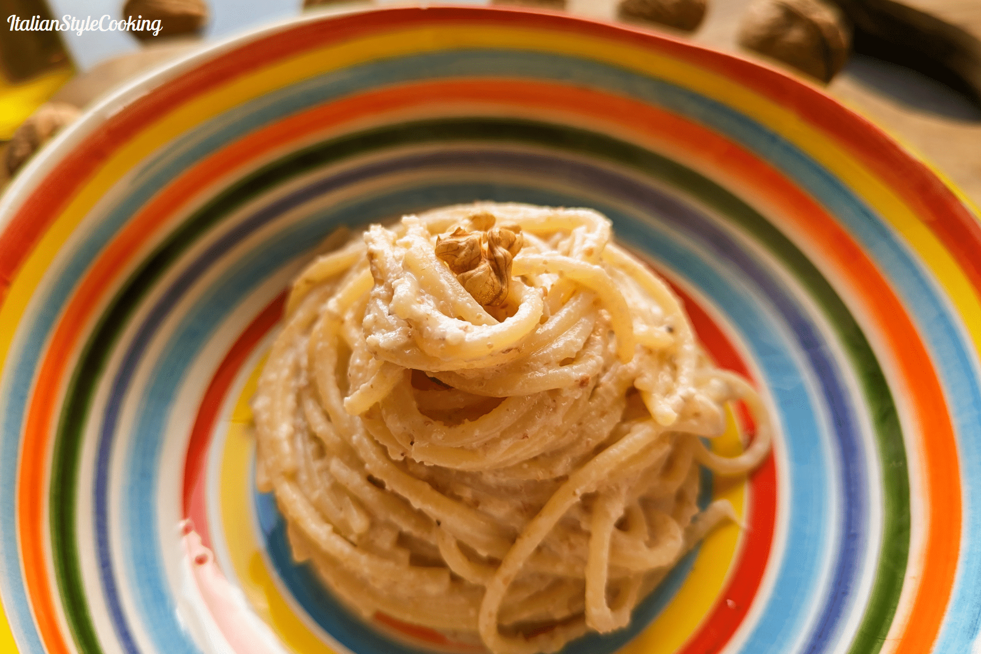 Pasta con pesto di noci