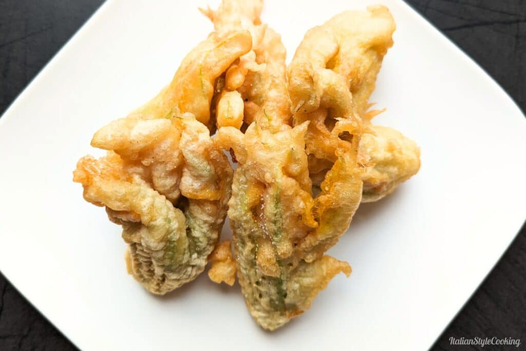 Fried zucchini flowers with mozzarella cheese