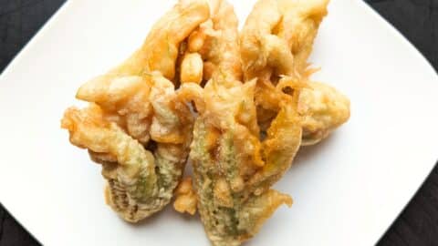 Fried zucchini flowers with mozzarella cheese