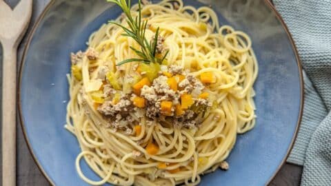 Spaghetti mit weißer Bolognese