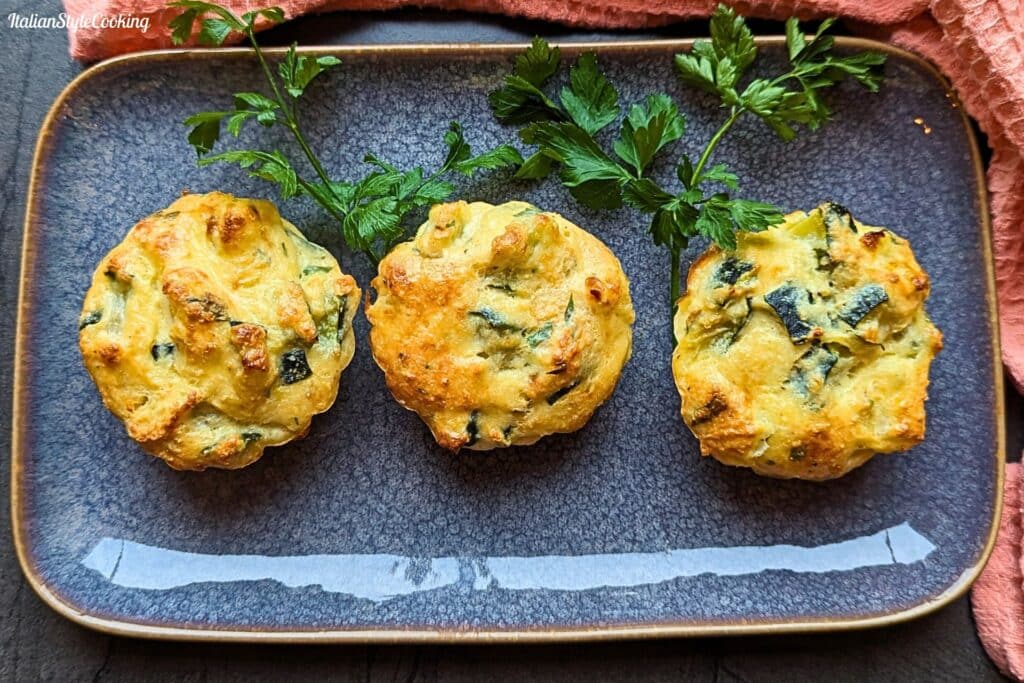 Zucchini muffins with ricotta