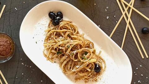Pasta con pesto di olive