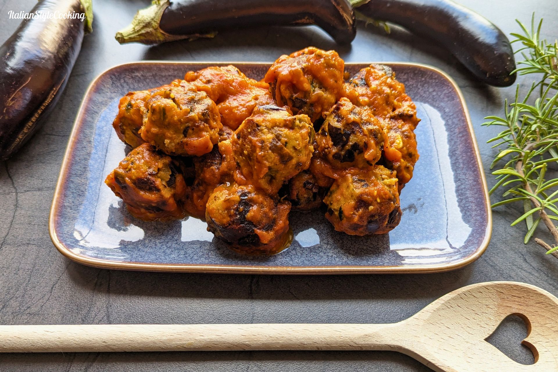 Polpette di melanzane al sugo