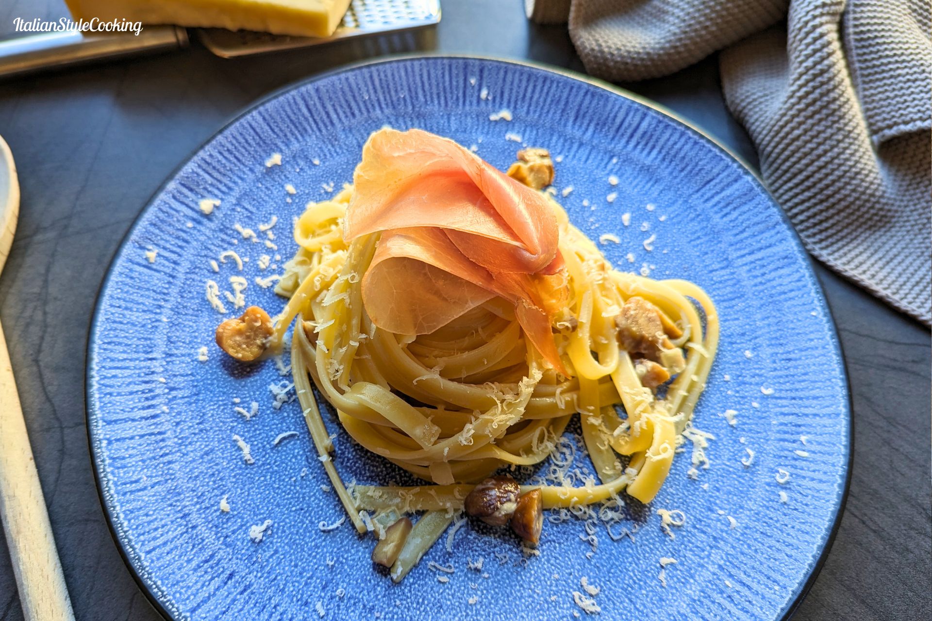 Pasta with chestnuts and Parma ham