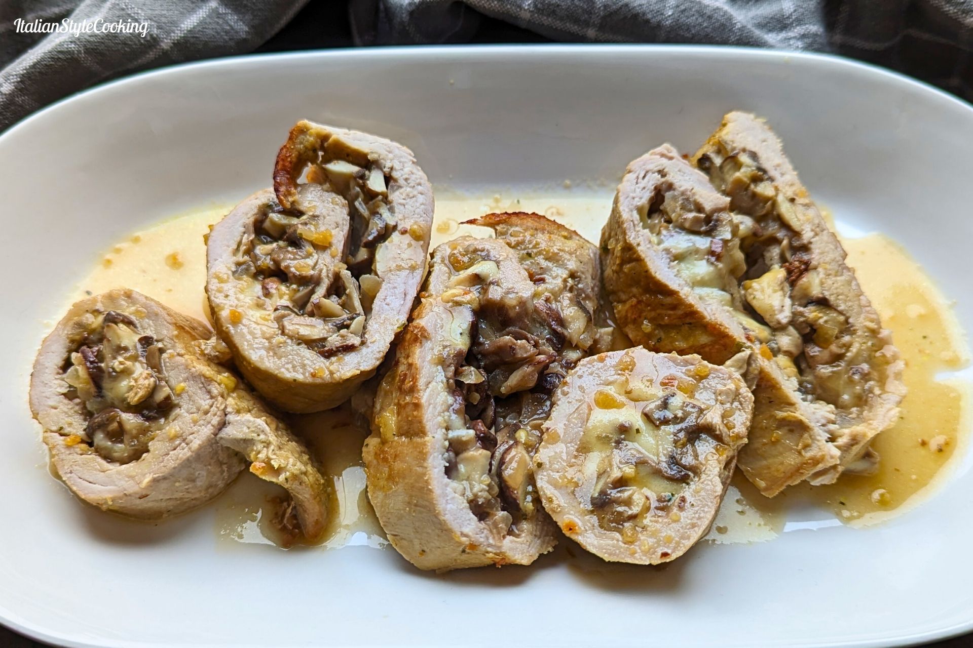 Gefülltes Schweinefilet mit Champignons