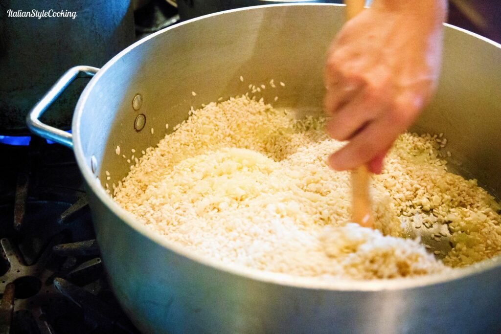 Preparare il risotto in una pentola