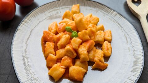 Ricotta Gnocchi mit Tomatensoße