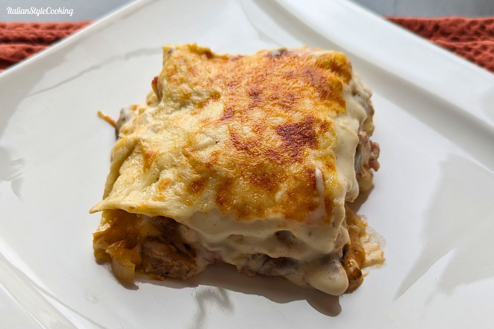 Lasagne funghi e salsiccia