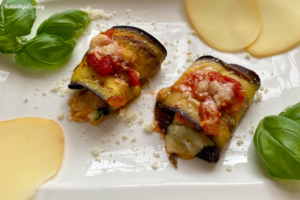 Gefüllte Auberginenröllchen mit Scamorza und Schinken