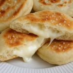 Focaccine mit Käsefüllung