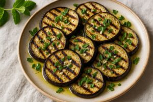 Gegrillte Auberginen mit Minze und Knoblauch